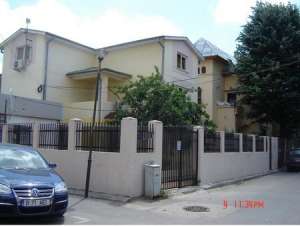 Inchiriere vila in zona Calea Calarasilor,  dispusa pe P+1+M,  suprafata 250mp