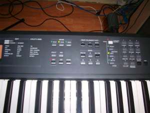 YAMAHA S03