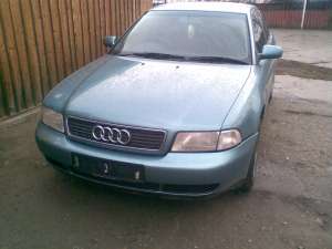 vand bara fata audi a4 1.8 benzina an 1998