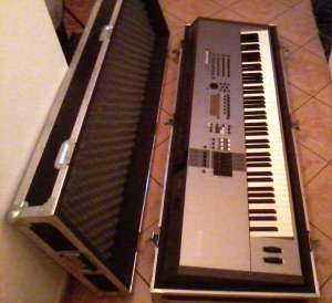 Vand Yamaha  Motif Clasic 88 keys cu case