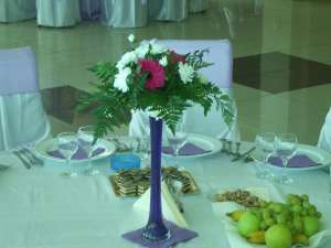 buchet masa +vaza(la inchiriat)