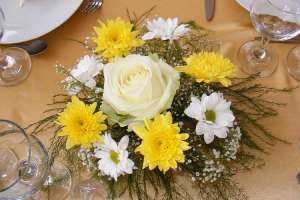 buchet masa +vaza(la inchiriat)