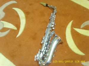 vand saxofon nou super timis