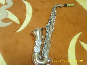 vand saxofon nou super timis