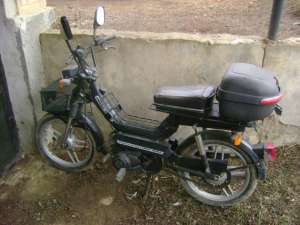 Vand  4 scutere,    o mobra hoinar,     un moped si o remorca