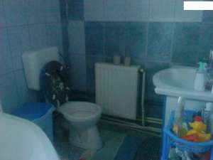 Vand urgent casa cu etaj