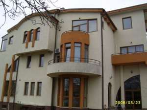 Vand vila 17 camere Damaroaia