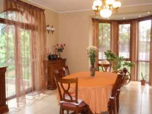 Vand vila 17 camere Damaroaia