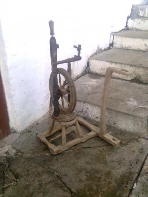 vand torcatoare de fuior de canepa,   pret negociabil