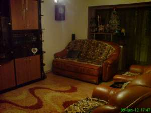 vand urgent apartament 3 camere decomandate