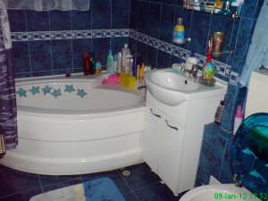 vand urgent apartament 3 camere decomandate