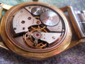 ceas aur 18 k