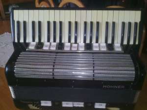 Vand acordeon Hohner Tango VM