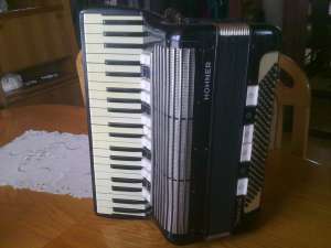 Vand acordeon Hohner Tango VM