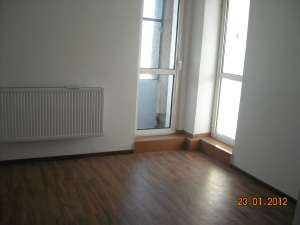 Apartament 3 camere de vanzare