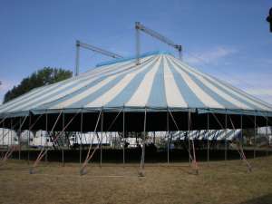 VAND INCHIRIEZ CORT CIRC MARE 36X38 M