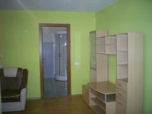 Inchiriez apartament