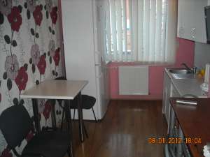 vand apartament central 2 camere decomandat, confort 1, mobilat