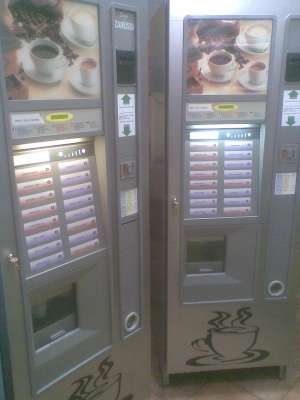Vand automate de cafea Zanussi si Rheavendors second-hand