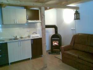 VIND CASA VACANTA 3 CAMEREPE VALEA ARIESULUI ZONA BURU