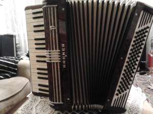 Vand Acordeon Hohner Verdi II in vergea,   bandonat 8/80
