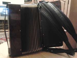 Vand Acordeon Hohner Verdi II in vergea,   bandonat 8/80