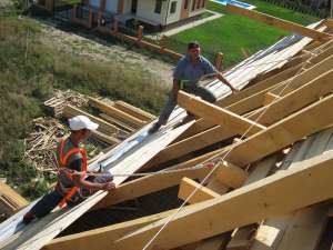 Maistru constructor cu echipa