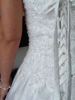 Vand rochie de mireasa cu trena tip catedrala