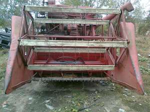 vand combina  de  treierat  marca  massey ferguson