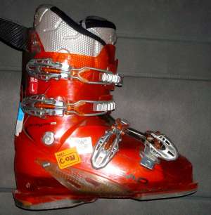schiuri-clapari-snowboard-booti