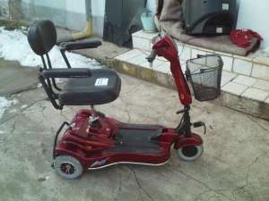 masinuta electrica pentru batrani sau pesoane cu dizabilitati