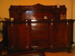 Vand mobilier deosebit,  lamn de nuc curbat,  sculptat manual - accept variante