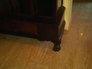 Vand mobilier deosebit,  lamn de nuc curbat,  sculptat manual - accept variante