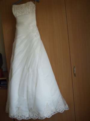 Vand rochie de mireasa eleganta