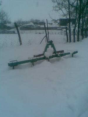 vand tractor si utilaje aferente