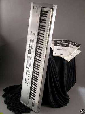 vand KORG TRITON LE88 (arata si functioneaza ca NOU)