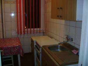 Inchiriez Apartament 2 Camere semidecomandate pe Blv.Dinicu Golescu