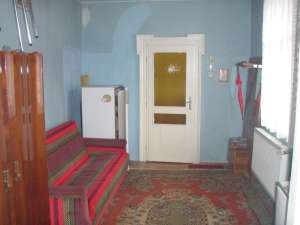 CASA DE VANZARE IN BRASOV-LA 10 MIN. DE PIATA SFATULUI,     100MP-74.000 EUR. NEG.