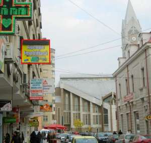 Bacau,   vand garsoniera cu baie,   bucatarie si balcon,   la etajul 3.