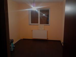 vand apartament mansardat.