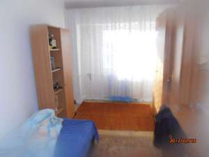 Bacau,  vand urgent apartament cu 3 camere decomandat,  pe Stefan cel Mare