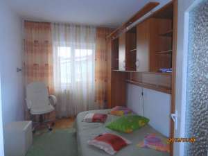 Bacau,  vand apartament cu 3 camere decomandat,  pe Logofat Tautu,  zona Piata Nord