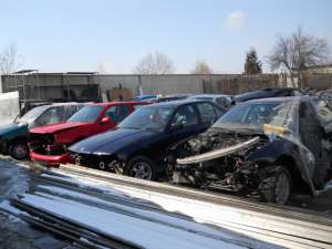Dezmembrez BMW 325 TD