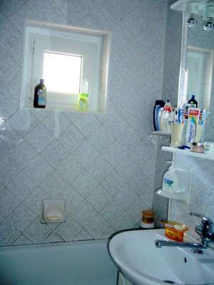 ONESTI,  APARTAMENT 3 CAMERE DECOMANDAT ZONA KAUFLAND