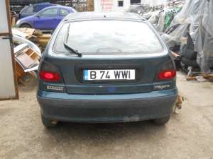 Dezmembrez Renault Megane