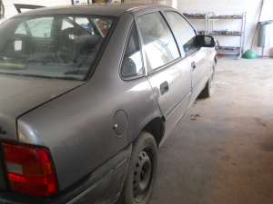 Dezmembrez Opel Vectra A