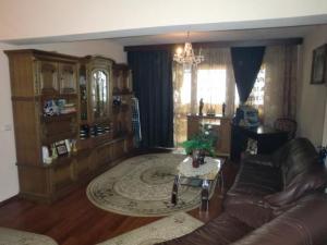 APARTAMENT LUX 3 CAMERE PARCARE.SPATIOS.BLOC NOU