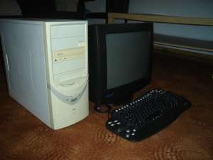 Vand calculator PENTIUM IV complet utilat