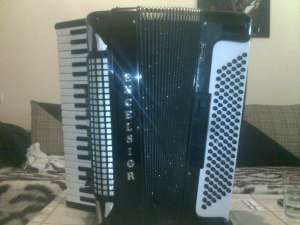 vand acordeon excelsior midi inclusiv procesor de sunet stare impecabila