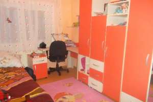 Apartament 4 camere cu garaj,   zona Bradet